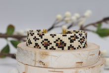 Load image into Gallery viewer, Leopard Print Seed Bead Bracelet