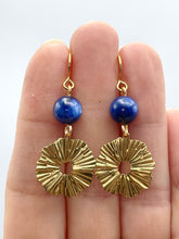 Load image into Gallery viewer, Flora Beaded Earrings
